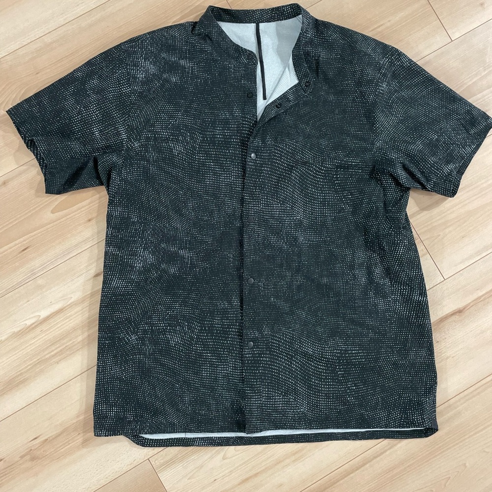 Lululemon Men’s Airing Easy Stand Collar Shirt Digital Drift Black Multi